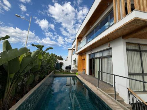 Exclusive 5-bdrm Villa with Private Pool RG52025, Agádir
