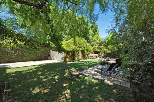 Cedros Serenity Stay in Sherman Oaks