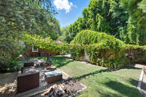 Cedros Serenity Stay in Sherman Oaks