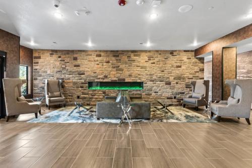 大堂, Cobblestone Hotel & Suites - Waukesha/West Milwauke in 沃喀莎
