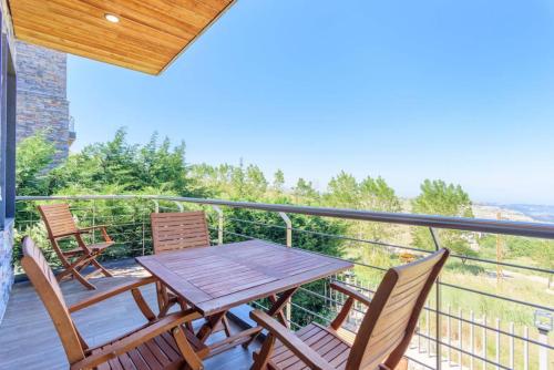 Pogled, Lumber's 3-Bedroom House with Garden in Bakish in Kfardebian