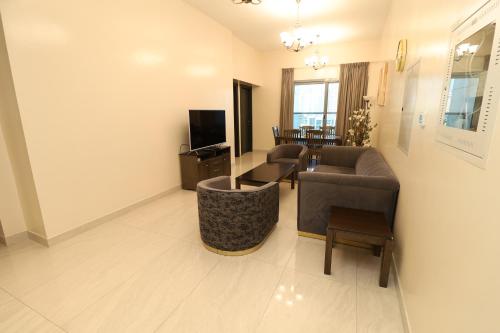Spacious 4BR Skyline View Central, Dubai