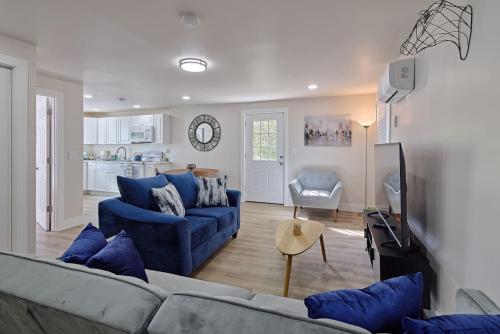 . The Dunlap Escape - Spacious 2BD Home