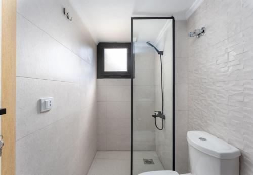 Phenom 1-Bedroom Apartment in Mar Mikhael - image 4