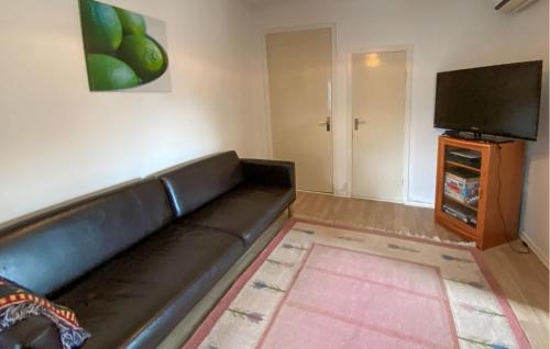 2 Bedroom Stunning Apartment In Bodafors in 布達福什