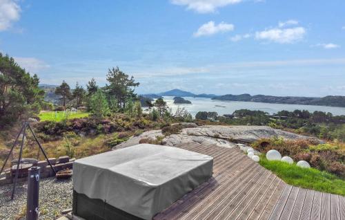 . Beautiful Home In Fitjar With House Sea View