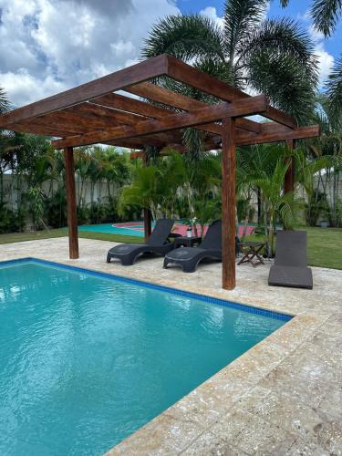 Luxury Villa with Pool, jacuzzi,Basketball and more in Villa Mella