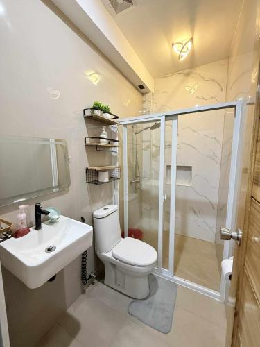 The GrayHouse Inn-Balcony,FullAc,open-space in Calumpit