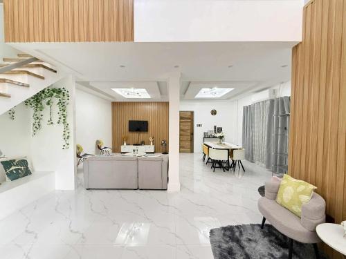 The GrayHouse Inn-Balcony,FullAc,open-space in Calumpit