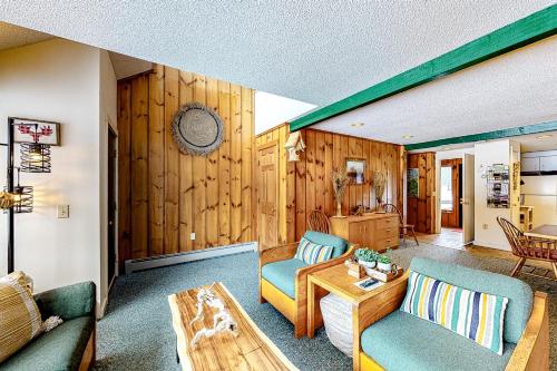 Village Green Unit 8F – Stowe, VT