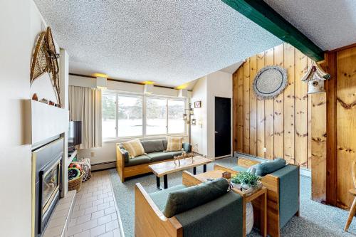 Village Green Unit 8F – Stowe, VT