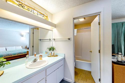 Village Green Unit 8F – Stowe, VT