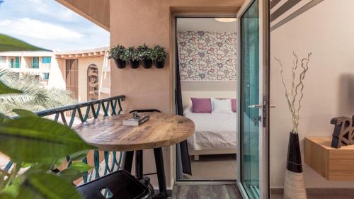 Balkon/terasa, Alma in Caesarea