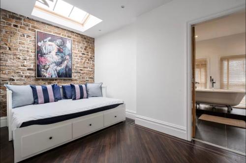 Luxury City Centre Apartment, Liverpool (photo 10)