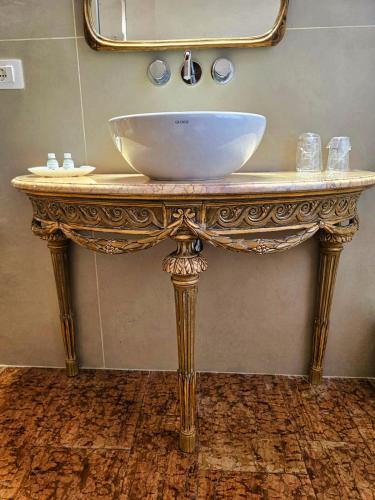San Simeon Suite - image 8