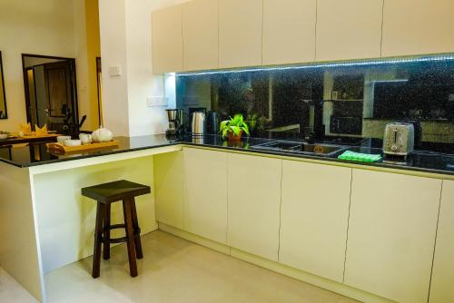 Samadhi Lagoon Villa in Hikkaduwa