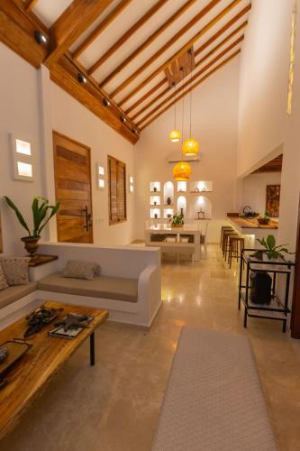 Casa Bali Castillo View Private Pool & Rooftop, Near Historic Center in Pie Del Centro