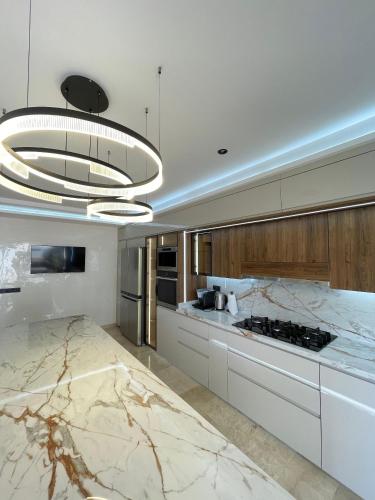 Wonderful 6 Bdrm Villa with Pool RG62028 in 스위스 시티