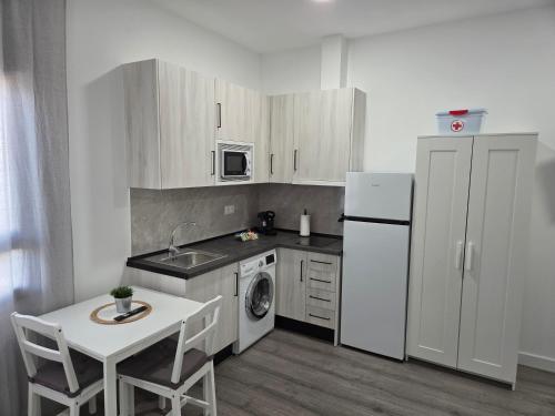 Málaga - Puerto de la Torre - Apartament, Málaga