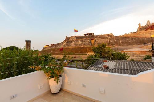 Casa Bali Castillo View Private Pool & Rooftop, Near Historic Center in Pie Del Centro