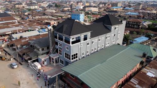 Kinston Villa Hotel and suites in Ajeromi-Ifelodun