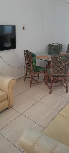 Apto 1 quadra da praia -Pitangueiras near Restaurante Fogao Caipira
