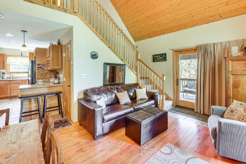 Cabin with Hot Tub and Mtn View 6 Mi to Snowshoe Resort - image 10