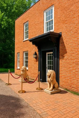 Royal Windsor Mansion Private 5 Acre Luxury Escape