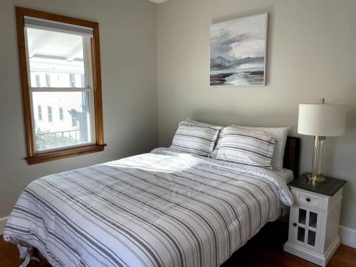Tufts 3-Bed 2-Office Home with Laundry - image 4