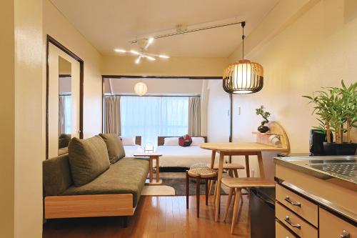 恵比寿駅から徒歩1分 渋谷3分 新宿10分 30m2でゆったり 最高の立地 402号室