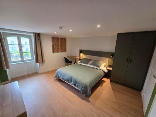 Au boeuf couronné (Au boeuf couronne) in Mézières-en-Brenne