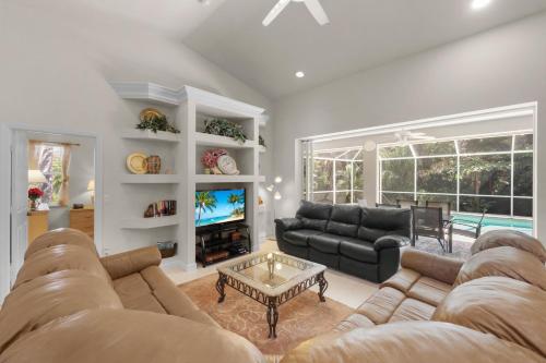 689 Kendall Drive - image 12