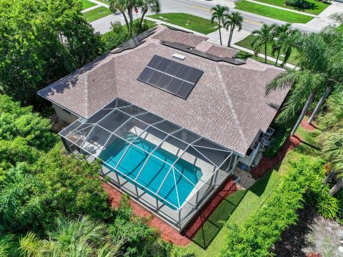 689 Kendall Drive - image 8