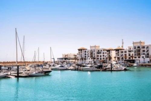 Bright Cozy 2-Bed Flat in agadir RD25050 in 드체이라 엘 지하디아