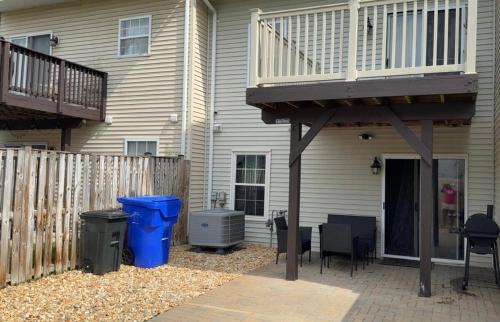 Erkély/terasz, Cozy, Modern Townhome by Mimi and Sandrine in Waldorf (Maryland)