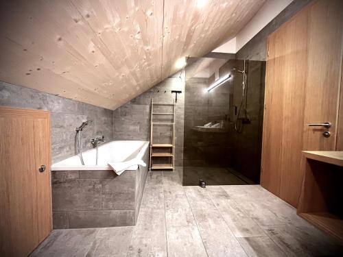 Tuš, Apartment "JOHANN" Aktivurlaub im Bregenzerwald in Klaus