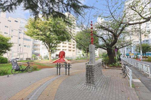 Surrounding environment, 恵比寿駅から徒歩1分 渋谷3分 新宿10分 30m2でゆったり 最高の立地 403号室 in Ebisu