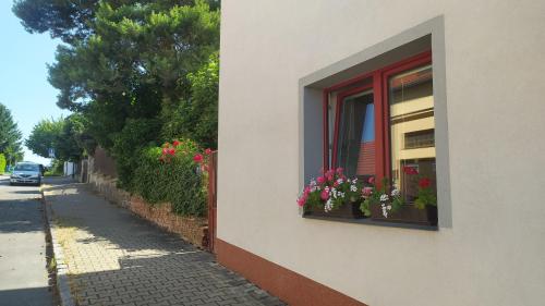 Exterior view, Ubytovani Na Pesine - Private Parking in Dolní Chabry