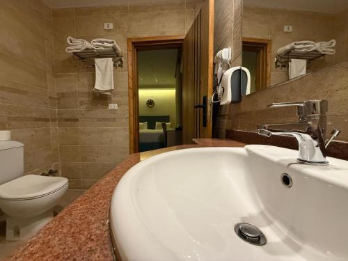 Pyramids Lodge - image 7