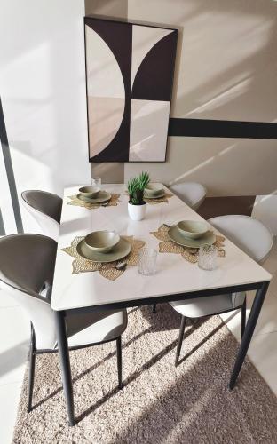 Eshue Designer Suites Majestic Residence - image 5