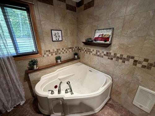 Джакузі, Chalet Familial GabAdèle (Chalet Familial GabAdele) in Сен-Дідас