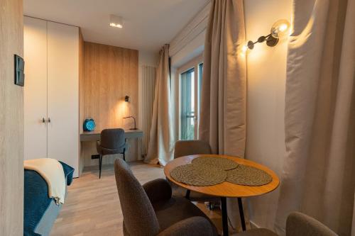 Luxury Apartment Mennica Residence City Center with parking by P&M, Warschau (Foto 6)