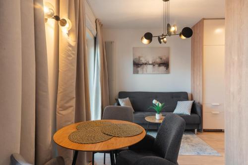 Luxury Apartment Mennica Residence City Center with parking by P&M, Warschau (Foto 7)