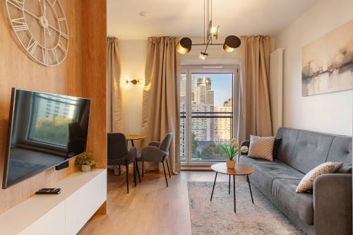 Luxury Apartment Mennica Residence City Center with parking by P&M, Varsavia