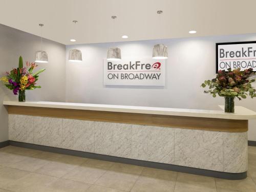 Išorė, Breakfree on Broadway Sydney in Sidnėjus