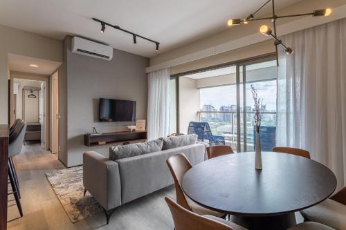 บริการและสิ่งอำนวยความสะดวก, Iconyc House of Charlie in เซาเด