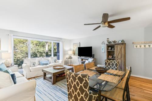 Lagoon Villa 19 - Lagoon Lifestyle! Center of Wild Dunes! image