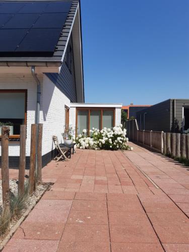  Modern en sfeervol appartement aan zee met airco in Zoutelande