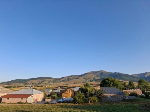 Baleni Guesthouse Agritourism in Gargar