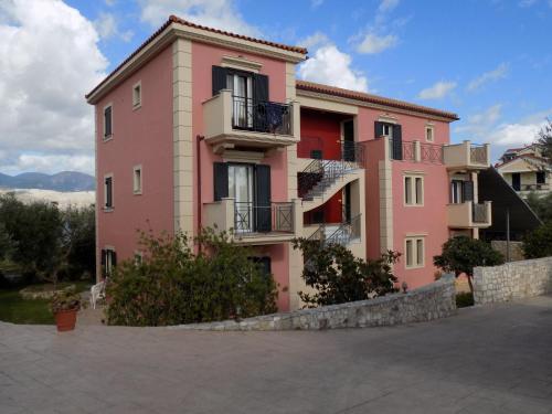  Kolona Apartments, Pension in Lixouri